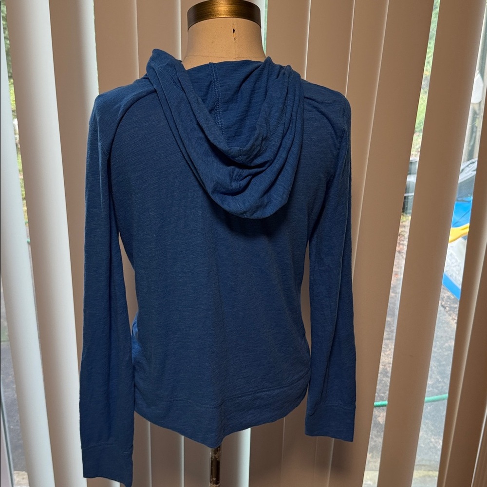 Blue Women's Hoodie old navy size S
#140/3tt - Picture 6 of 10